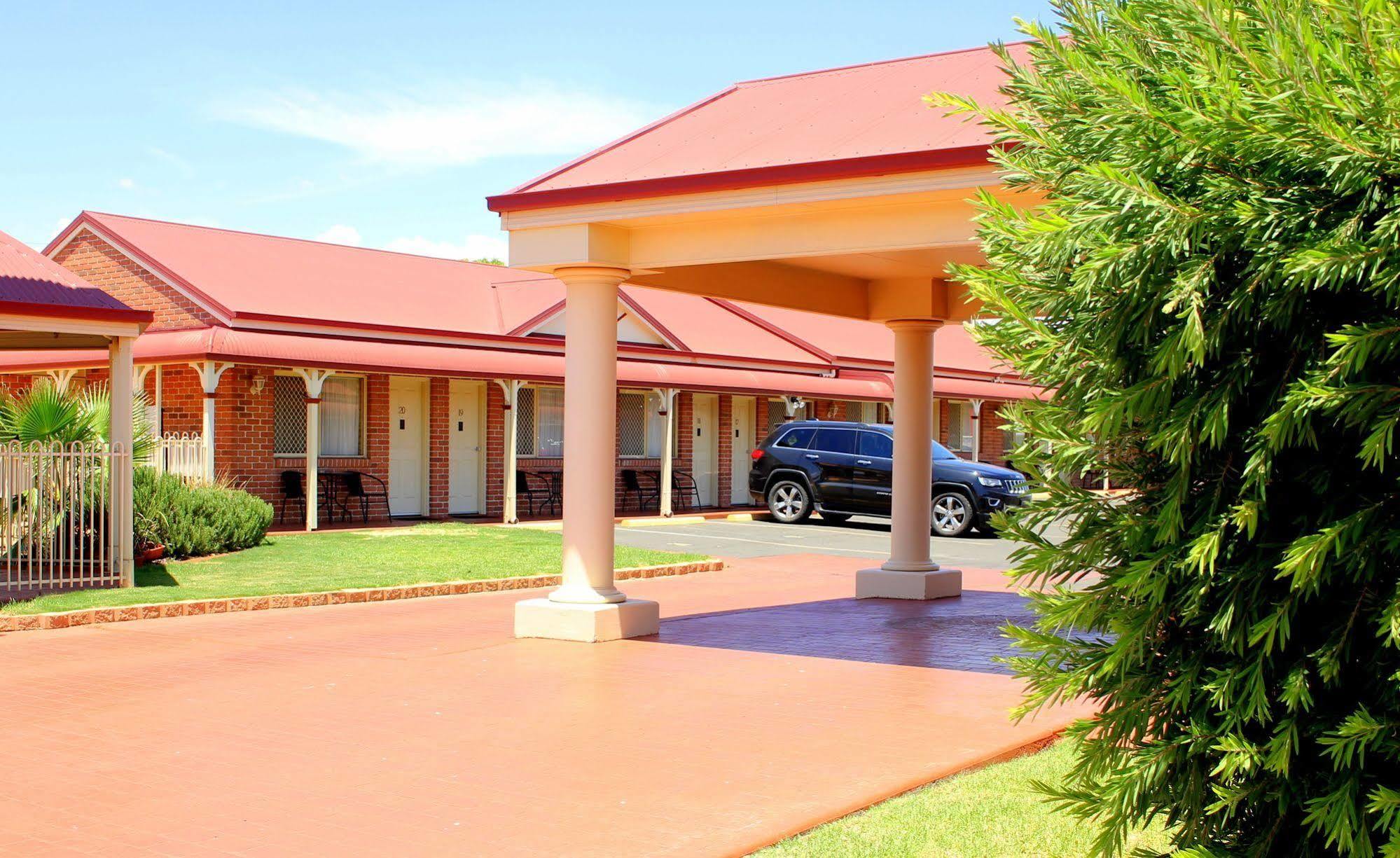 Roma Mid Town Motor Inn Экстерьер фото
